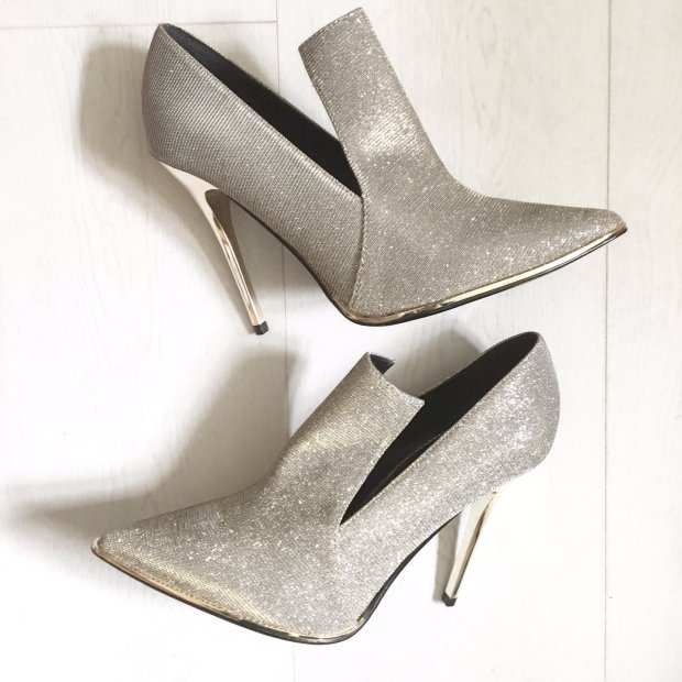 C6RtQ4eXEAMOyNk.jpg large